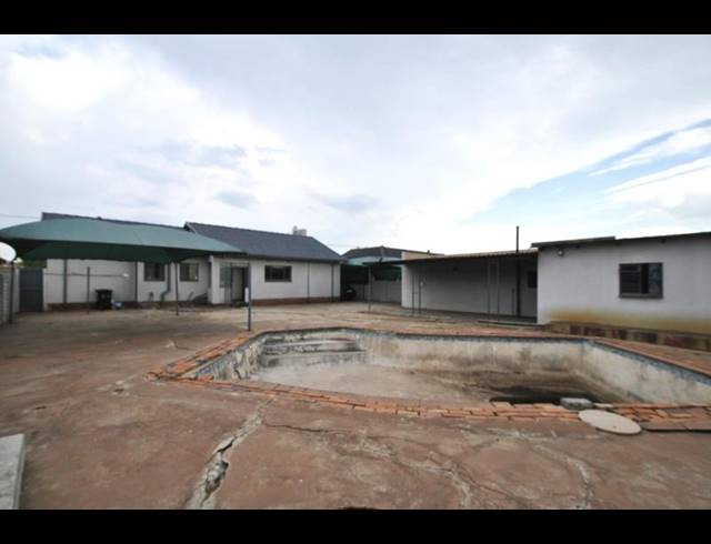 3 BEDROOM HOUSE FOR SALE IN LEONDALE